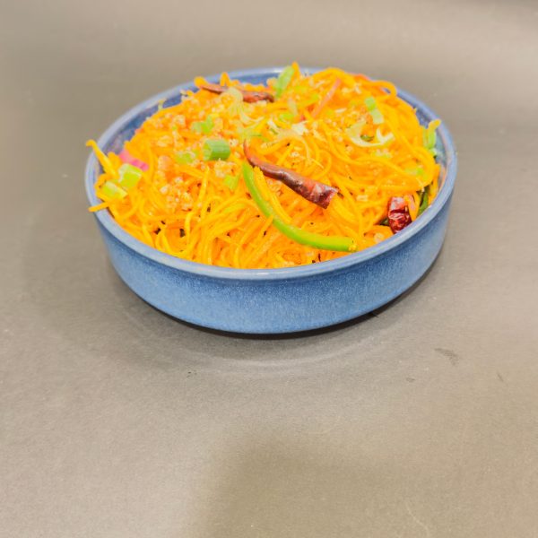 Chilli Garlic Noodles — Chinese cuisine at vegetarian restaurant Sohna